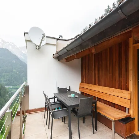Apartmán Farmhouse In Tobadill With Mountain Views, Cleaning Included